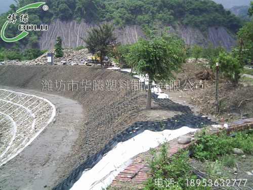 土工格室在提速鐵路路基加固中的應用原理分析